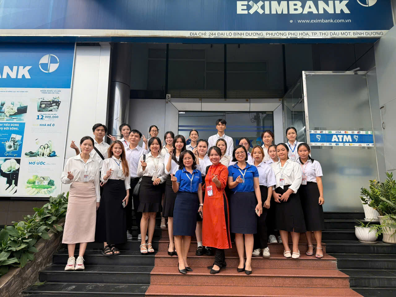 TRƯỜNG ĐẠI HỌC BÌNH DƯƠNG TỔ CHỨC BUỔI HỌC THỰC HÀNH TẠI NGÂN HÀNG EXIMBANK BÌNH DƯƠNG