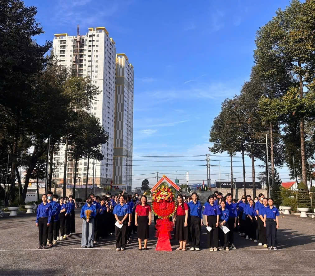 LIÊN CHI ĐOÀN NGÀNH KẾ TOÁN TỔ CHỨC LỄ DÂNG HƯƠNG KỶ NIỆM 79 NĂM NGÀY TOÀN QUỐC KHÁNG CHIẾN VÀ 81 NĂM NGÀY THÀNH LẬP QUÂN ĐỘI NHÂN DÂN VIỆT NAM