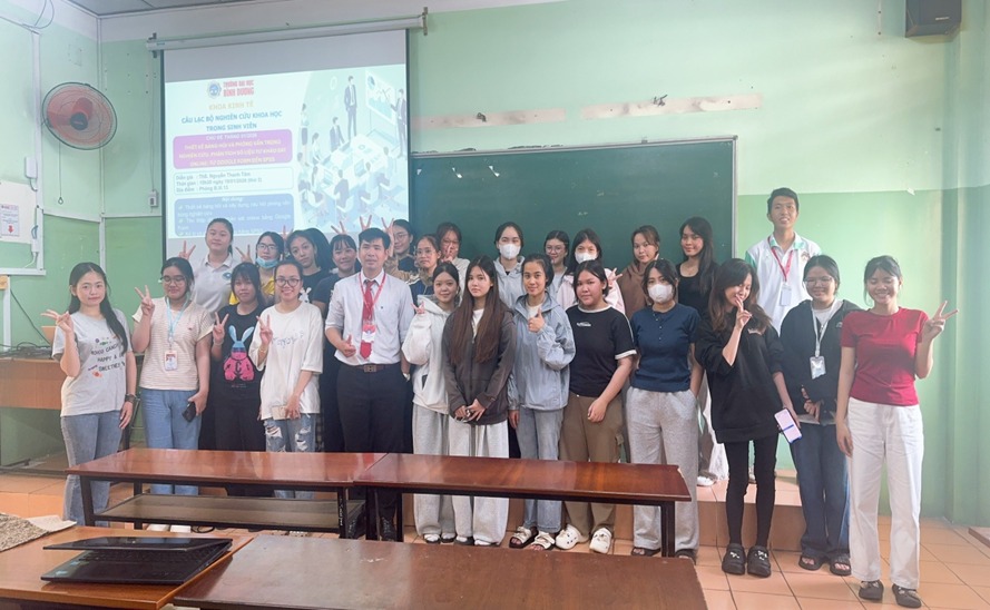 CLB NCKH TRONG SINH VIÊN TỔ CHỨC BUỔI WORKSHOP VỚI CHỦ ĐỀ "THIẾT KẾ BẢNG HỎI VÀ PHÂN TÍCH SỐ LIỆU KHẢO SÁT ONLINE TỪ GOOGLE FORM ĐẾN SPSS"