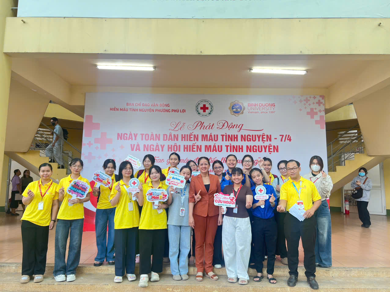 GỬI TRAO HY VỌNG – KHOA KINH TẾ ĐỒNG LÒNG VÌ CỘNG ĐỒNG