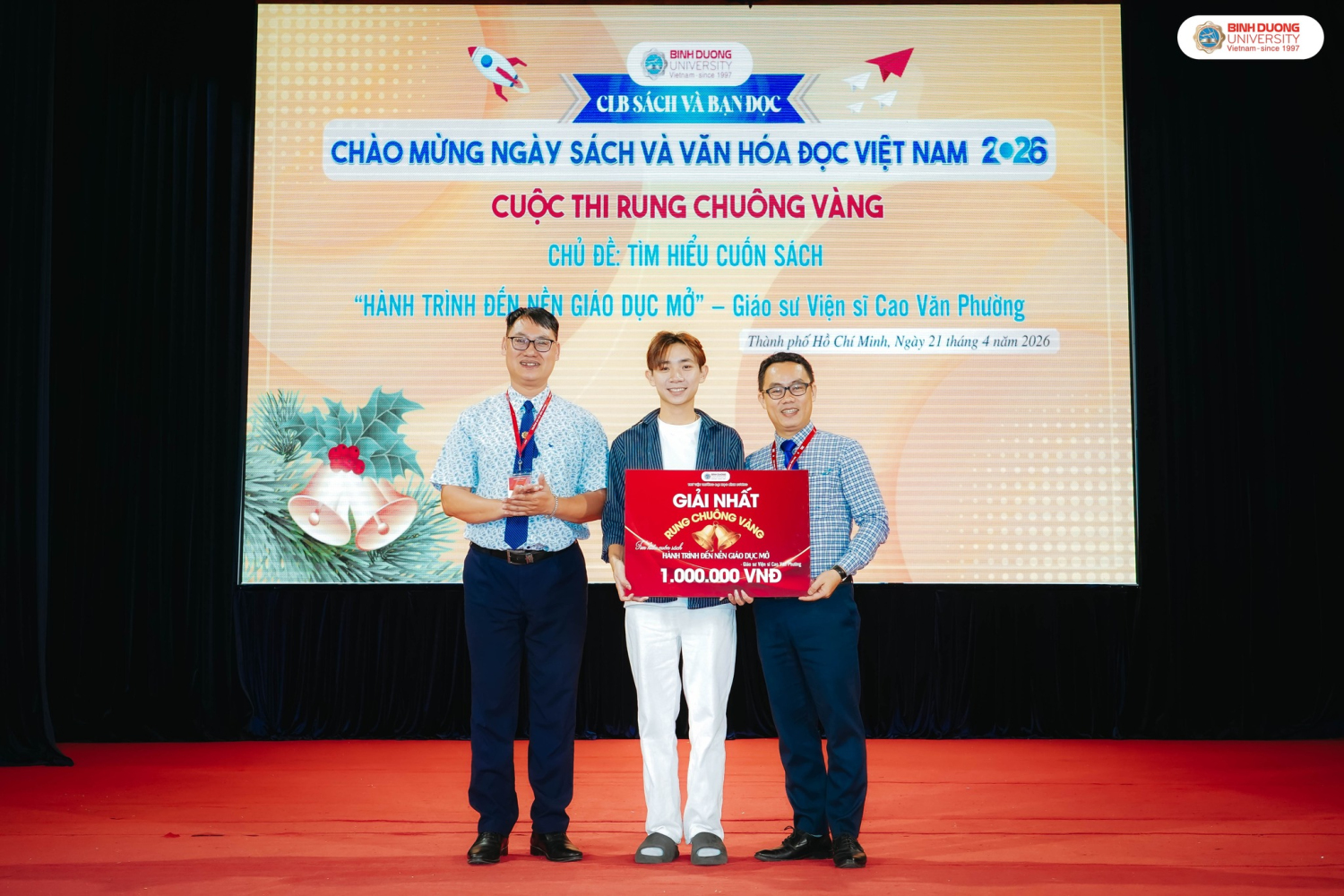 VINH DANH SINH VIÊN NGUYỄN TUẤN KHANG – XUẤT SẮC GIÀNH GIẢI NHẤT CUỘC THI “RUNG CHUÔNG VÀNG”